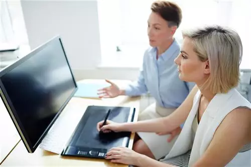 Differenza tra e-commerce classico e piattaforma e-commerce per servizi
